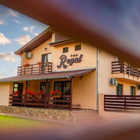 Pensiunea Regal Baile 1 Mai Exterior foto